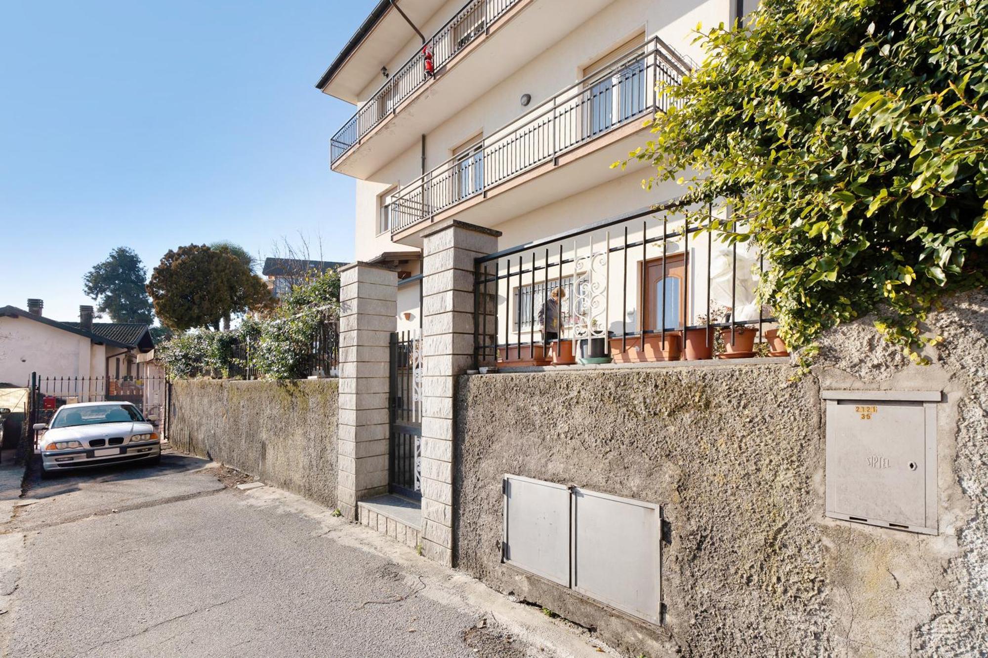 Casa Bella Apartment Intra Exterior photo